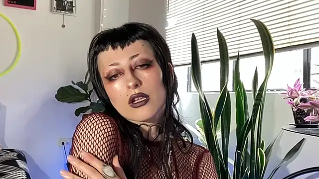 ELENA UMBRA online show from July 10, 5:37 pm