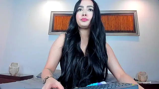 Bella  hamilton online show from June 22, 1:51 am