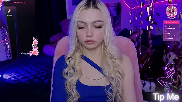 LinaLirian online show from March 12, 10:10 am