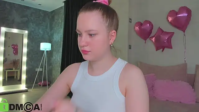 Candy Cansew online show from May 27, 1:13 am