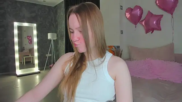 Candy Cansew online show from May 28, 1:14 am