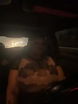 RoyalQueen2u online show from March 6, 5:37 am