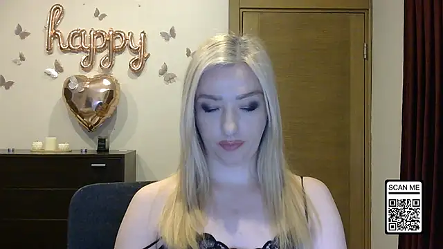 Snapshot of Wild_Silk_Desire chatting on April 18, 7:58 pm Wild Silk Desire online show from April 18, 7:58 pm