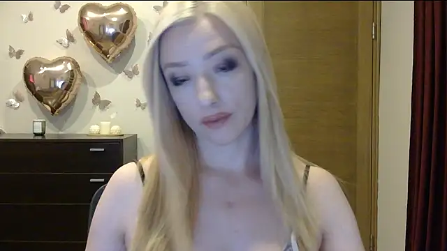 Snapshot of Wild_Silk_Desire chatting on July 11, 4:43 pm Wild Silk Desire online show from July 11, 4:43 pm