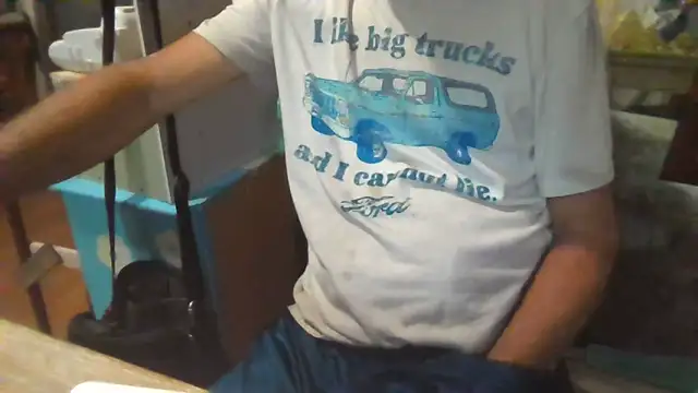 Snapshot of Lovyourpuss chatting on March 21, 6:33 pm Lovyourpuss online show from March 21, 6:33 pm