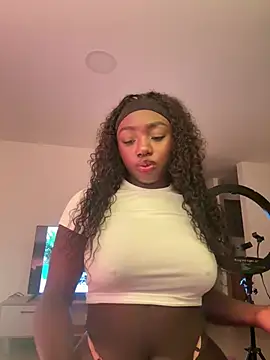 Snapshot of alissradiante1 chatting on January 16, 1:31 am alissradiante1 online show from January 16, 1:31 am