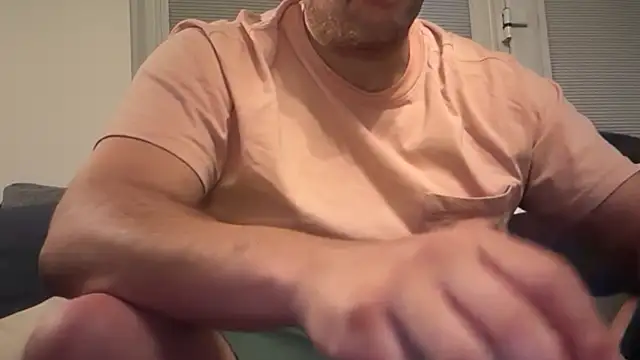 CloudyMuscleBeefy online show from April 9, 6:19 am