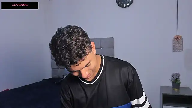 Santy Stump online show from February 15, 7:21 pm