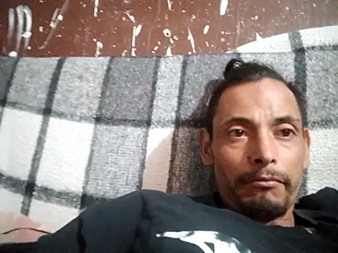 ConfidedAward online show from April 11, 7:07 pm