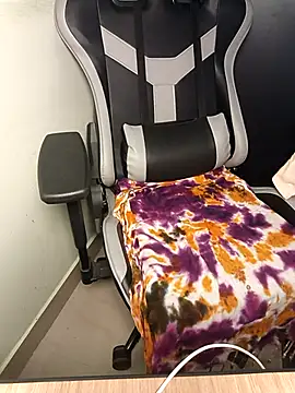 Isha Sax online show from October 19, 7:09 am