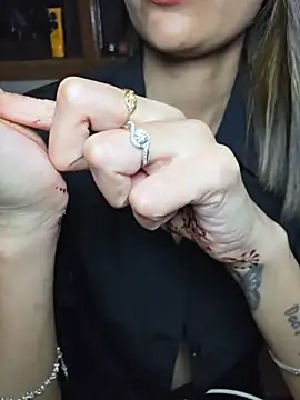 Isha Sax online show from March 20, 6:35 pm