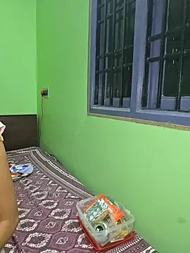 Isha Sax online show from April 4, 6:49 pm