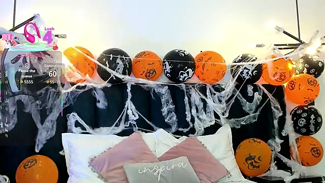 niia7 online show from October 31, 6:20 pm