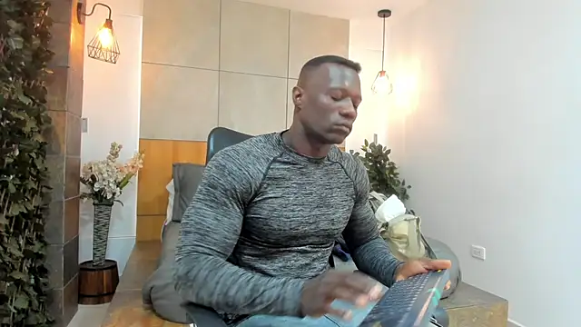 Snapshot of MarcusBlack_ chatting on April 7, 11:43 am MarcusBlack online show from April 7, 11:43 am