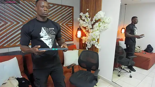 Snapshot of MarcusBlack_ chatting on April 15, 12:12 pm MarcusBlack online show from April 15, 12:12 pm