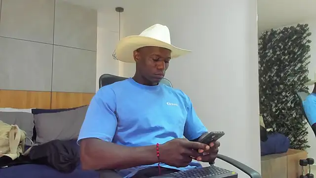 Snapshot of MarcusBlack_ chatting on May 5, 11:29 am MarcusBlack online show from May 5, 11:29 am