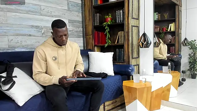 Snapshot of MarcusBlack_ chatting on May 15, 11:50 am MarcusBlack online show from May 15, 11:50 am