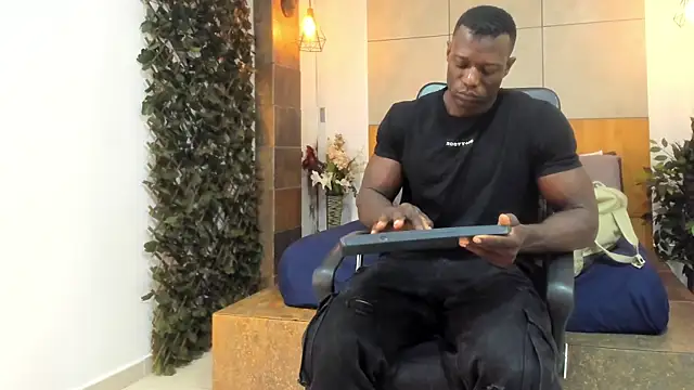Snapshot of MarcusBlack_ chatting on May 25, 11:38 am MarcusBlack online show from May 25, 11:38 am