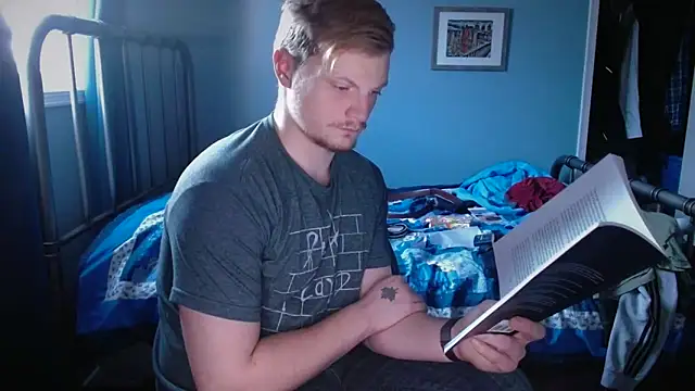 Snapshot of lustylyndon chatting on February 2, 4:17 pm lustylyndon online show from February 2, 4:17 pm