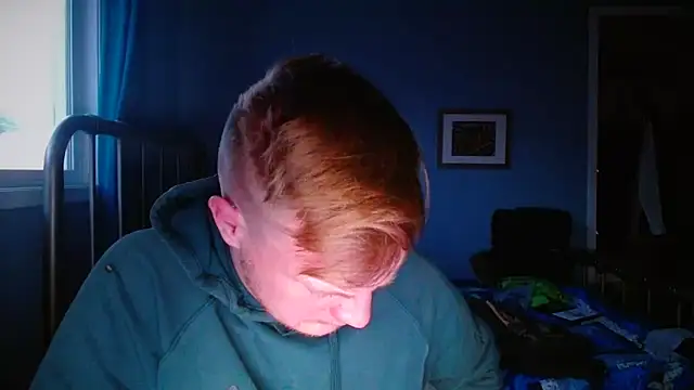 Snapshot of lustylyndon chatting on February 5, 3:05 pm lustylyndon online show from February 5, 3:05 pm