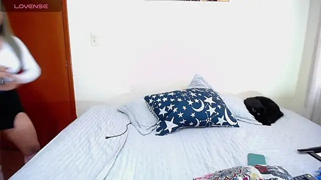 Snapshot of Violet_Bosh chatting on June 18, 9:08 pm Violet Bosh online show from June 18, 9:08 pm