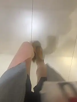 xiaoyuan01 online show from December 14, 5:02 am