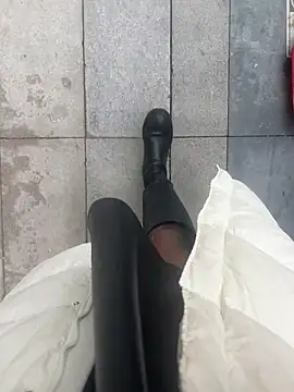 xiaoyuan01 online show from March 10, 1:32 am