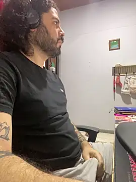 Snapshot of uto857 chatting on September 29, 3:06 pm uto857 online show from September 29, 3:06 pm