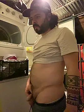 Snapshot of uto857 chatting on October 9, 1:36 am uto857 online show from October 9, 1:36 am