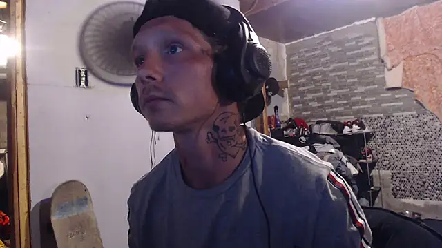 Snapshot of mastertrap chatting on September 21, 3:41 am mastertrap online show from September 21, 3:41 am