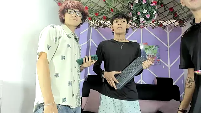 Snapshot of Bastian_boyshot77 chatting on June 12, 7:35 pm Bastian boyshot77 online show from June 12, 7:35 pm