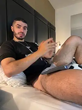 AxelThompson  online show from September 13, 11:10 am