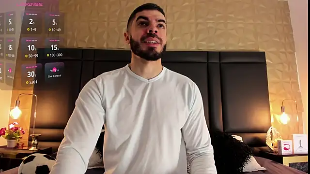 AxelThompson  online show from October 11, 11:20 am