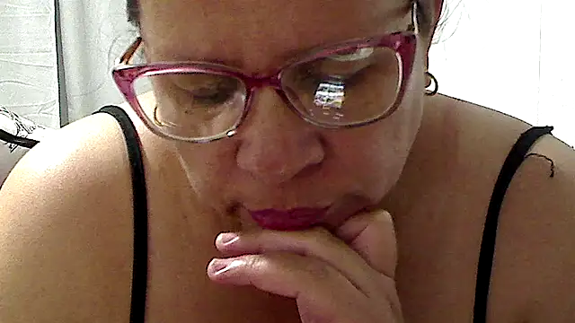 luciana69hot online show from April 15, 8:31 pm