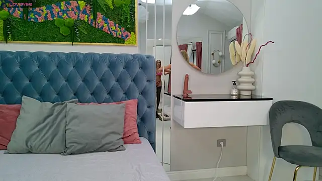 SiennaPierce online show from November 15, 5:27 am