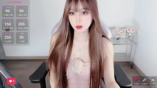 Snapshot of OwQoll chatting on April 15, 4:52 am OwQoll online show from April 15, 4:52 am