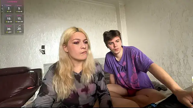 Snapshot of Hikki_ chatting on November 10, 12:04 pm Hikki online show from November 10, 12:04 pm