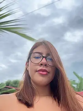 sara calderon online show from April 7, 1:33 pm