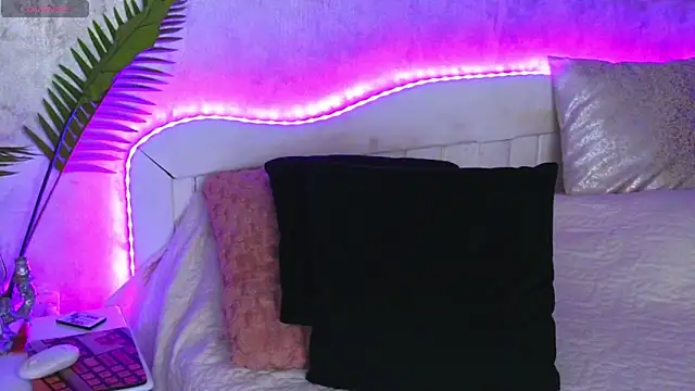 Aelorya online show from November 29, 6:22 pm