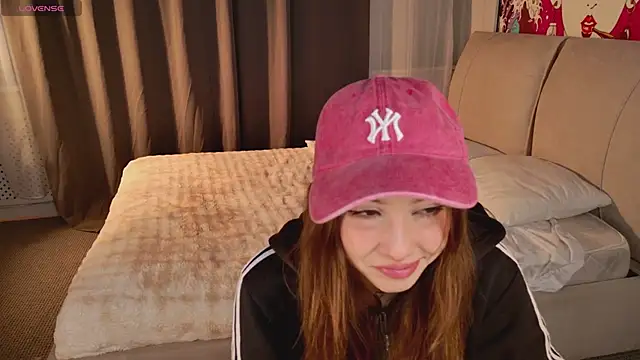 Snapshot of sillybloom chatting on May 23, 3:12 am sillybloom online show from May 23, 3:12 am
