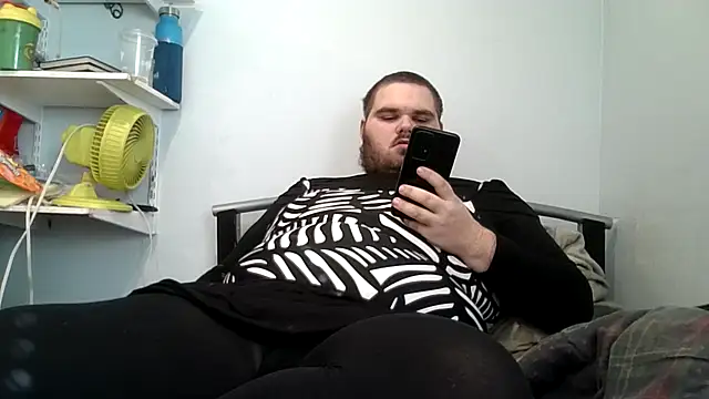 Snapshot of alexthe9t chatting on December 2, 6:36 pm alexthe9t online show from December 2, 6:36 pm