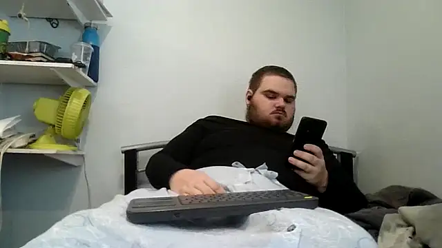 Snapshot of alexthe9t chatting on December 4, 7:44 pm alexthe9t online show from December 4, 7:44 pm