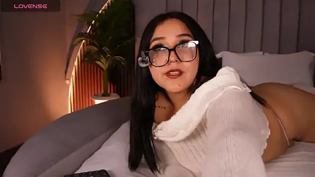 KatlynRous online show from December 22, 5:21 pm