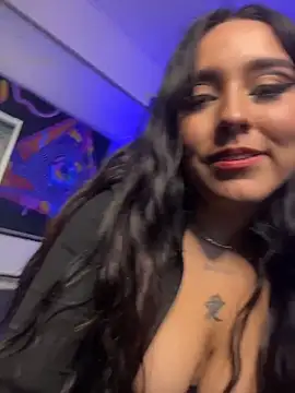 Snapshot of KatlynRous chatting on June 12, 5:23 pm KatlynRous online show from June 12, 5:23 pm