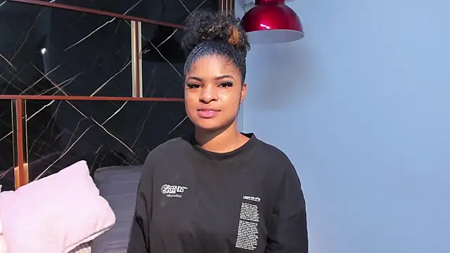 HannyThompson online show from November 18, 12:31 pm