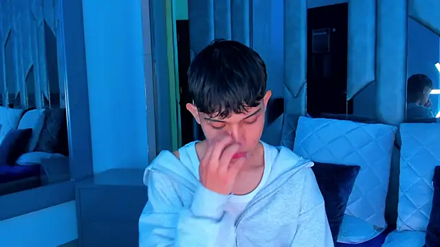 Sebax Young online show from September 17, 4:14 am