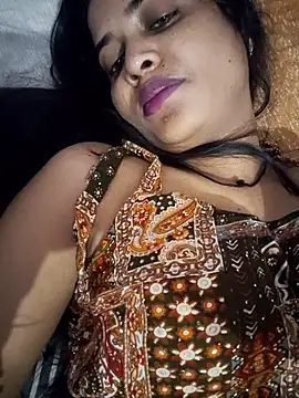 Snapshot of cute_radhikaa chatting on June 5, 8:14 pm cute radhikaa online show from June 5, 8:14 pm