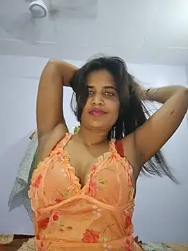 Snapshot of cute_radhikaa chatting on July 10, 9:12 am cute radhikaa online show from July 10, 9:12 am