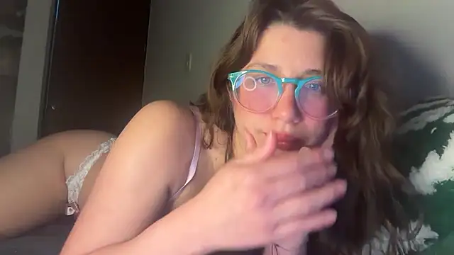 Snapshot of Meowkillah13 chatting on December 20, 11:45 pm Meowkillah13 online show from December 20, 11:45 pm