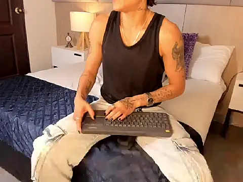 ZoeKrug online show from February 12, 1:06 pm